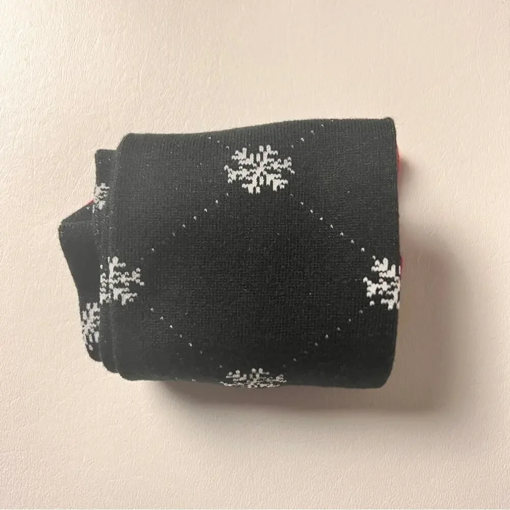 Clarks Mens Crew Style Winter Style Snowflake  Two Color Socks Accessory NWT